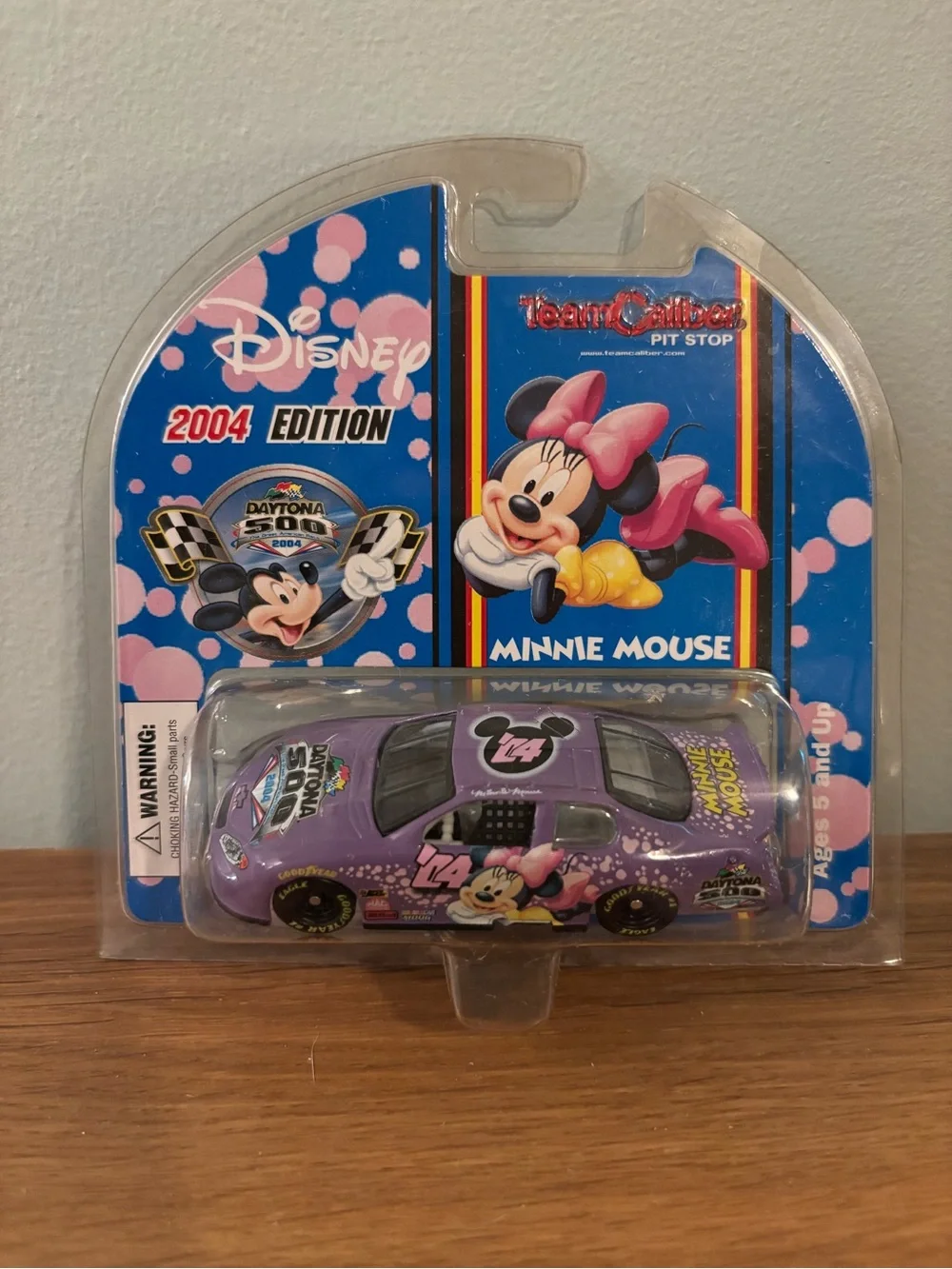 Disney 2004 Team Caliber Minnie Mouse NASCAR diecast 1/24 scale Daytona 500 NEW
